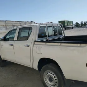 Toyota Hilux 2024