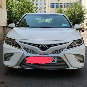 Toyota Camry 2018