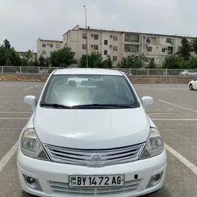 Nissan Versa 2011