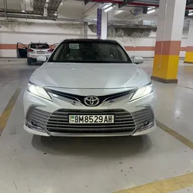 Toyota Camry 2023