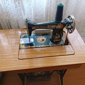 Швейная машинка MARSHALL.