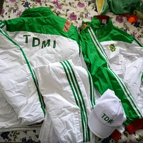 sportiwka kurtgasy bn bile