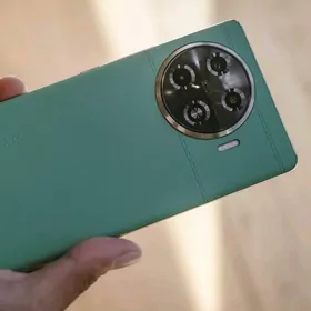 Tecno spark 20 pro plus
