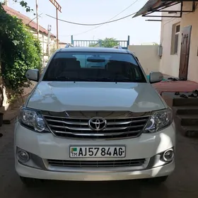 Toyota Fortuner 2014
