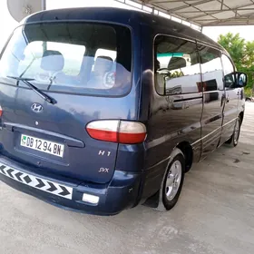 Hyundai H-1 2004