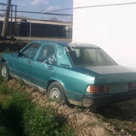 Mercedes-Benz 190E 1983