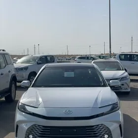 Toyota Camry 2025