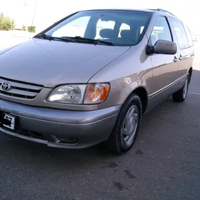 Toyota Sienna 2002