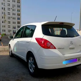 Nissan Versa 2012