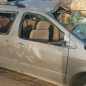 Toyota Sienna 2002