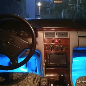Mercedes-Benz E320 1997