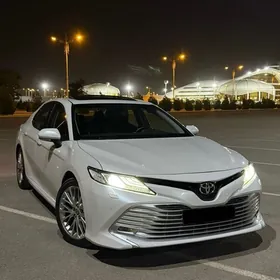 Toyota Camry 2020