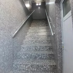 Здание По Кемине Собственность