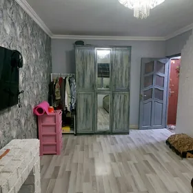11 мкр 1 ком квартира.