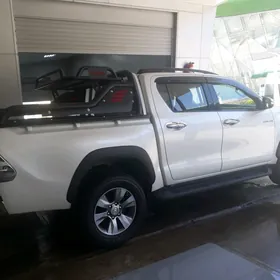 Toyota Hilux 2016