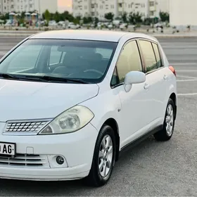 Nissan Tiida 2006
