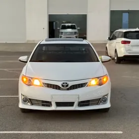 Toyota Camry 2014