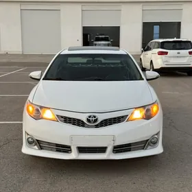 Toyota Camry 2014