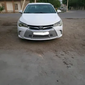 Toyota Camry 2017