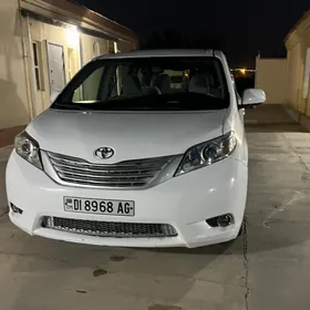 Toyota Sienna 2015