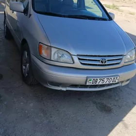 Toyota Sienna 2001