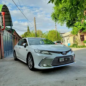 Toyota Camry 2021