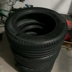 Michelin Teker 18  255/55