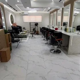 Salon arenda