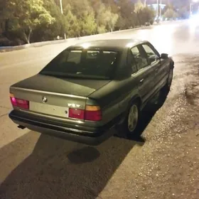 BMW 525 1990