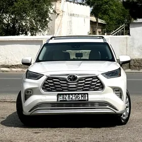 Toyota Highlander 2022