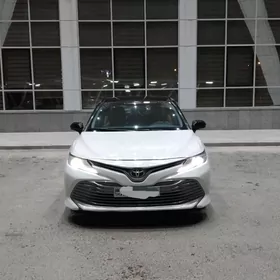 Toyota Camry 2018