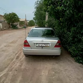 Mercedes-Benz 230E 1994