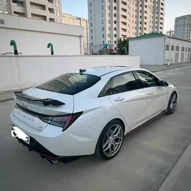 Hyundai Elantra 2022