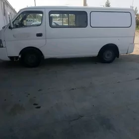 Nissan Urvan 2001