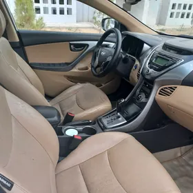 Hyundai Elantra 2013