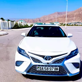 Toyota Camry 2018
