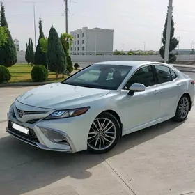 Toyota Camry 2021