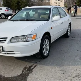 Toyota Camry 2000