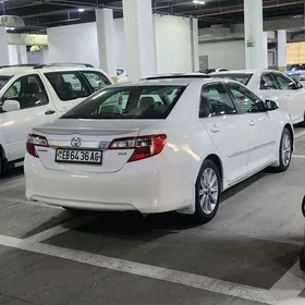 Toyota Camry 2012