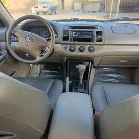 Toyota Camry 2004