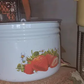 кастрюли. джам