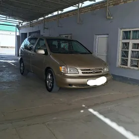 Toyota Sienna 2000
