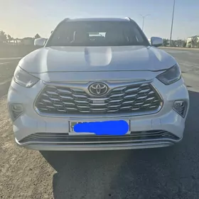 Toyota Highlander 2022