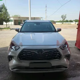 Toyota Highlander 2020