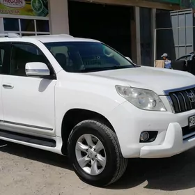 Toyota Land Cruiser Prado 2011