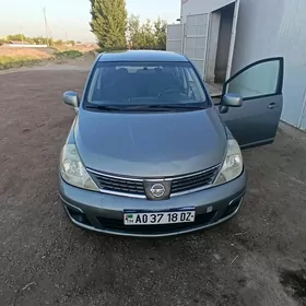 Nissan Versa 2008