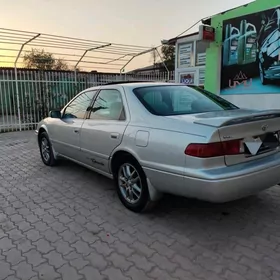 Toyota Camry 2000