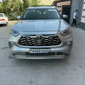 Toyota Highlander 2022