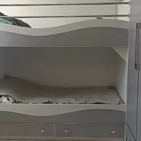кровать двухъярусная