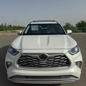 Toyota Highlander 2021